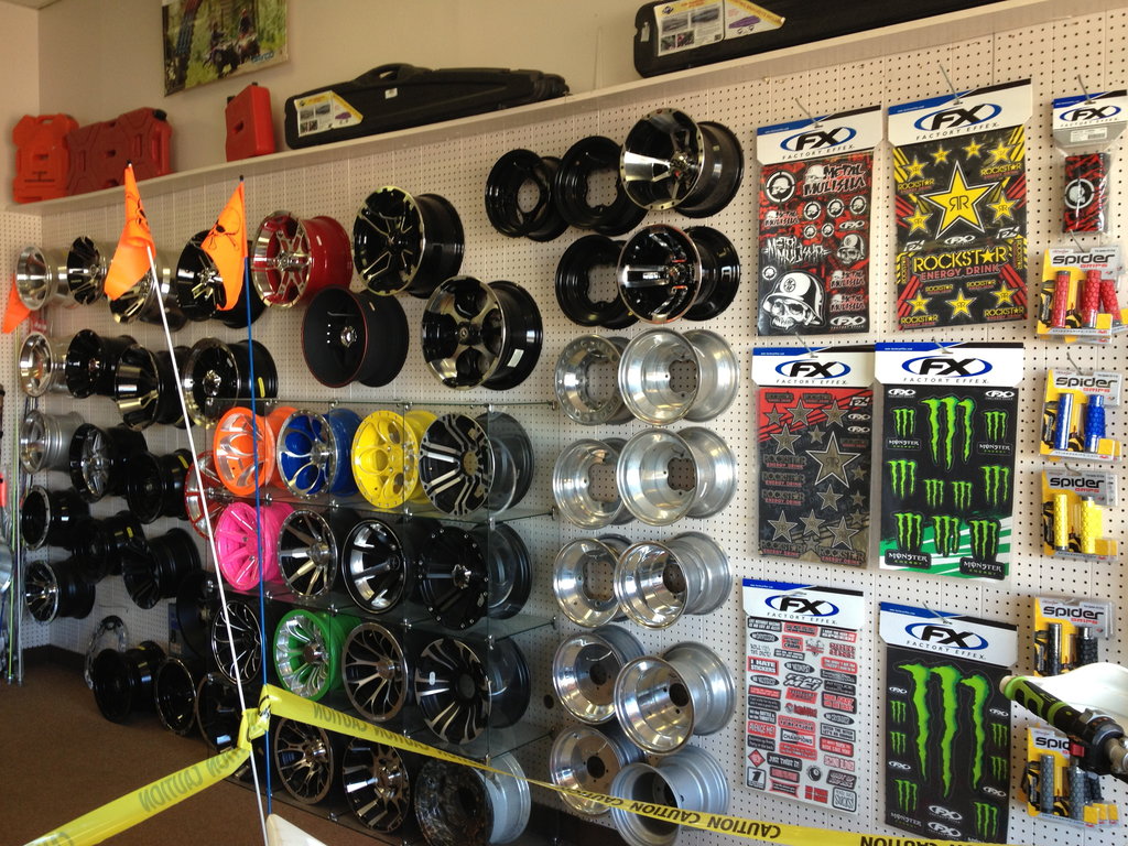 SHOW ROOM WHEEL WALL